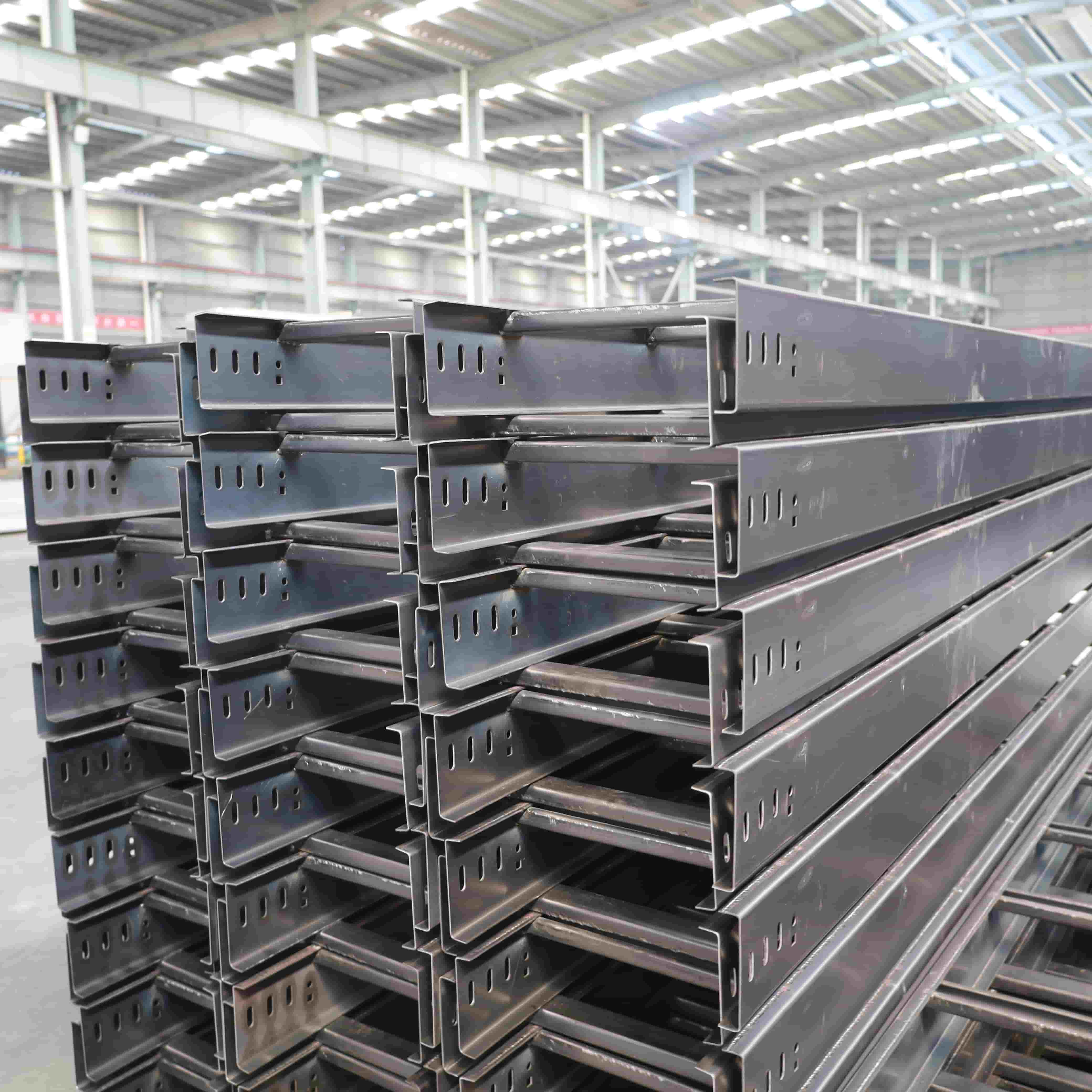 ラダー型ケーブルブリッジ