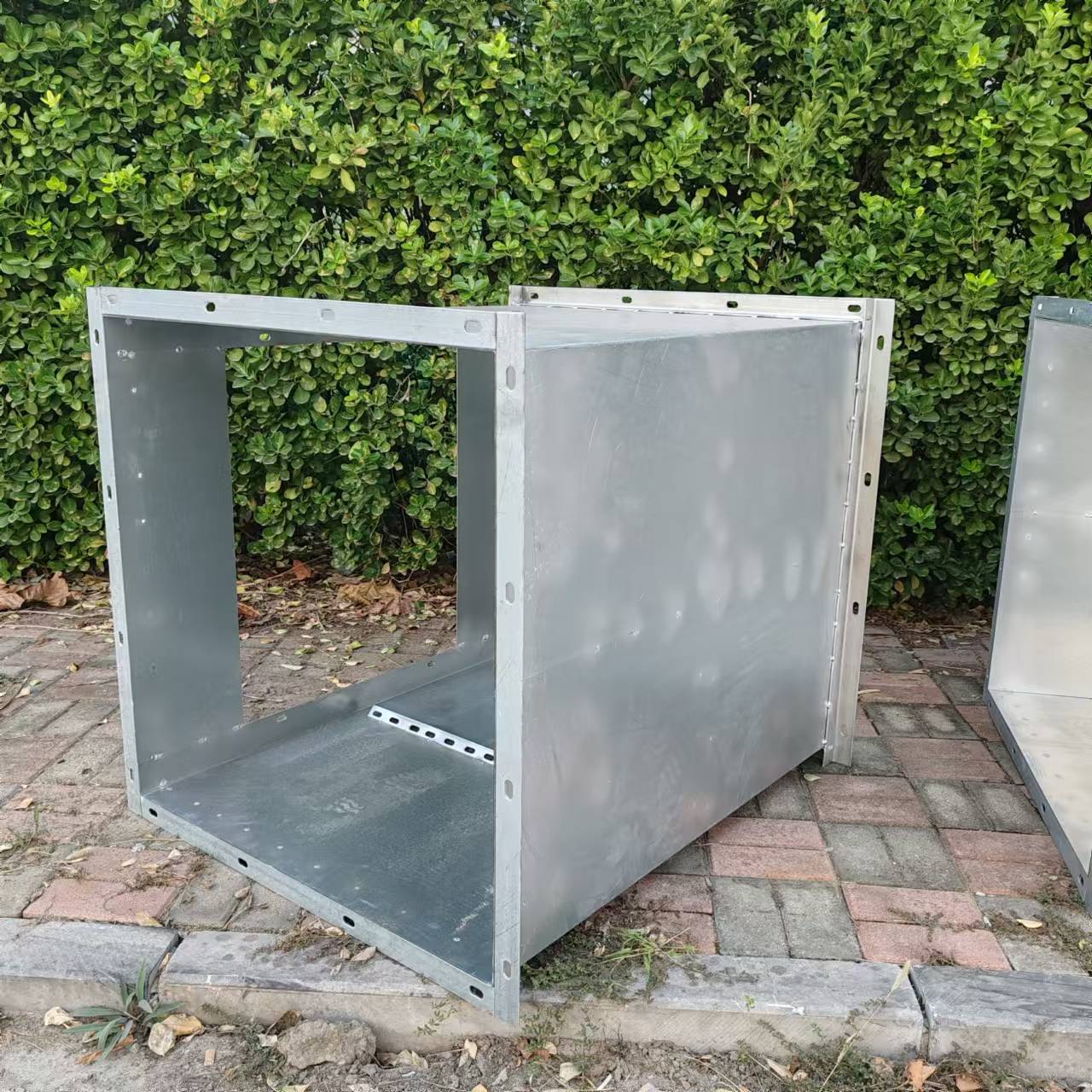 垂直軸ケーブルトレイ