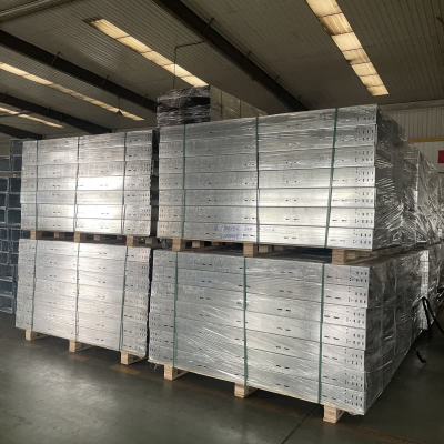 調達用穴あきケーブルトレイ