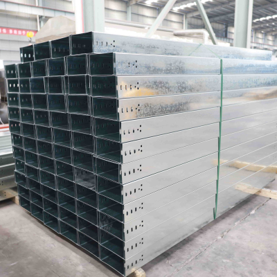 亜鉛メッキ済みケーブルトレイ