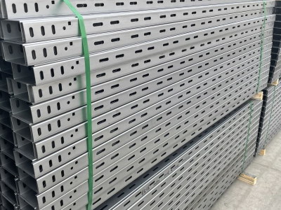 ケーブルトレイメーカー