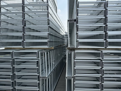 二重層ケーブルトレイブラケット