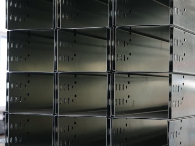 ケーブルトレイとケーブルラダー