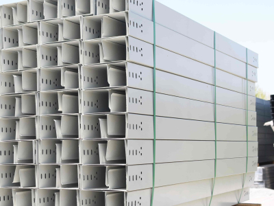 耐腐食性ケーブルトレイ