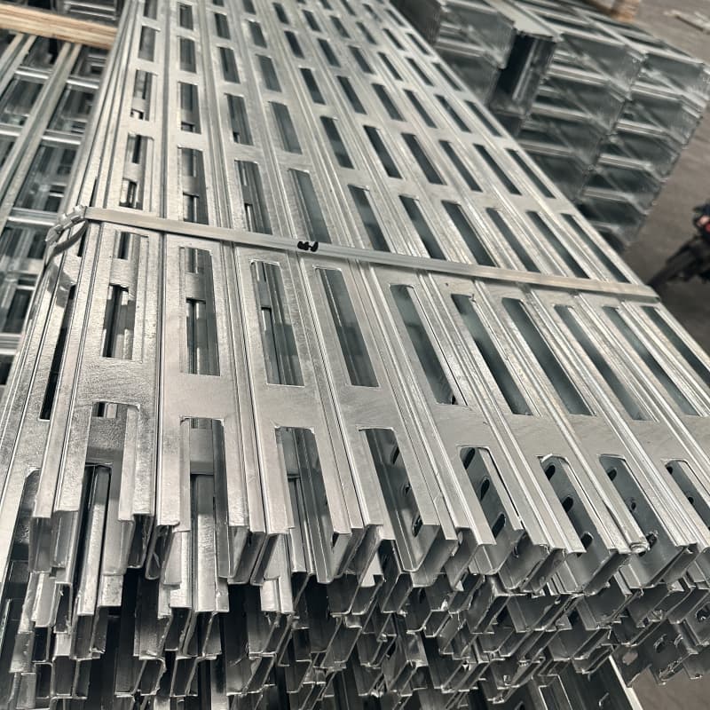 アースケーブルトレイ