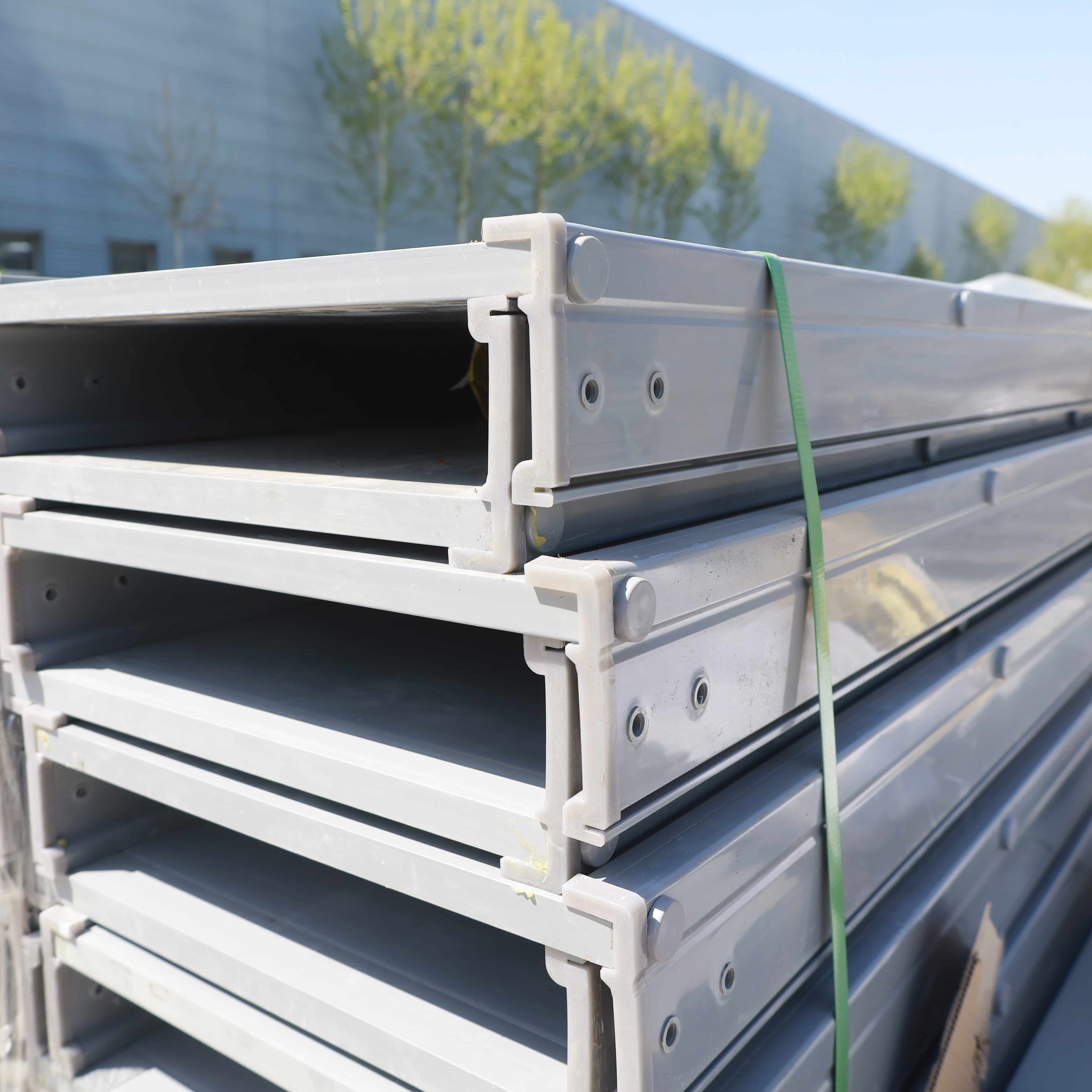 ケーブルトレイのスパン