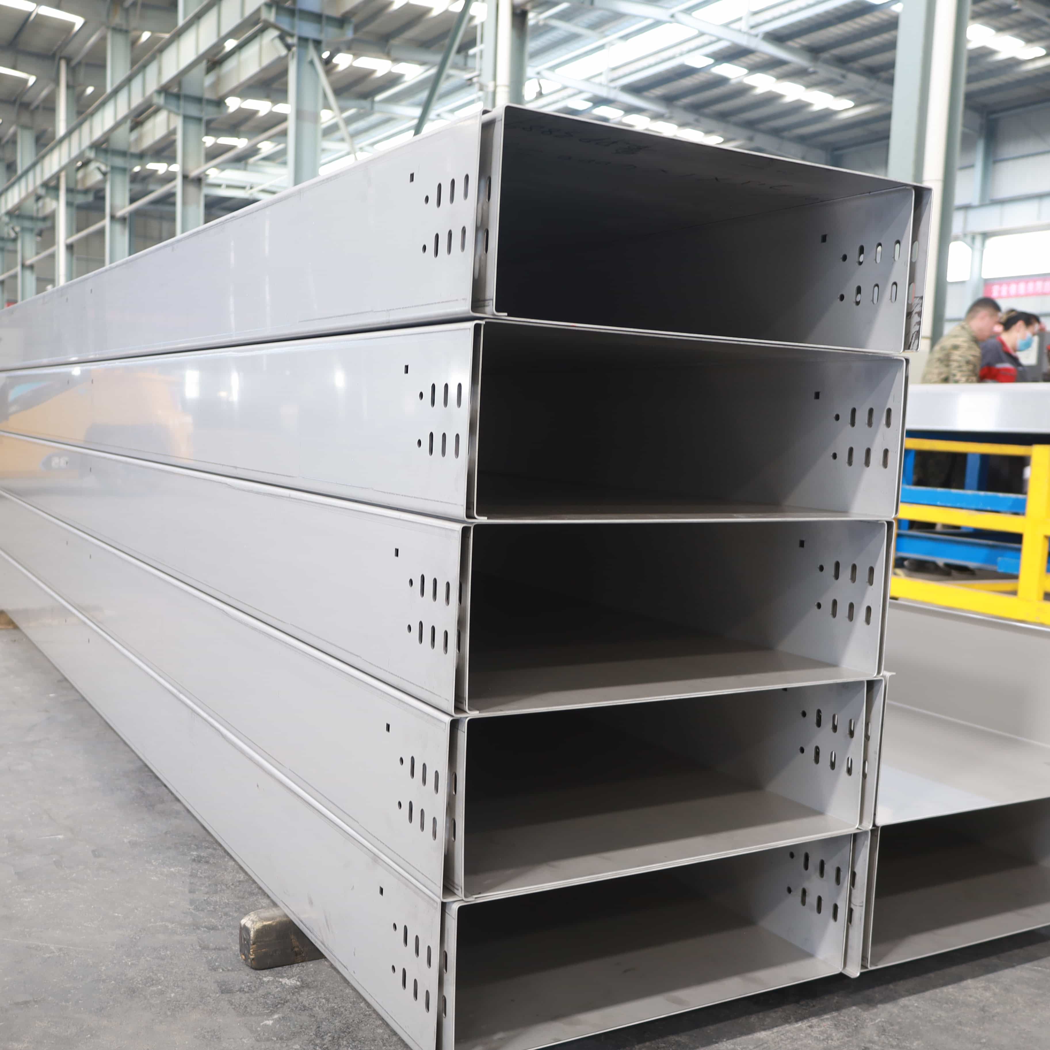 ケーブルトレイ